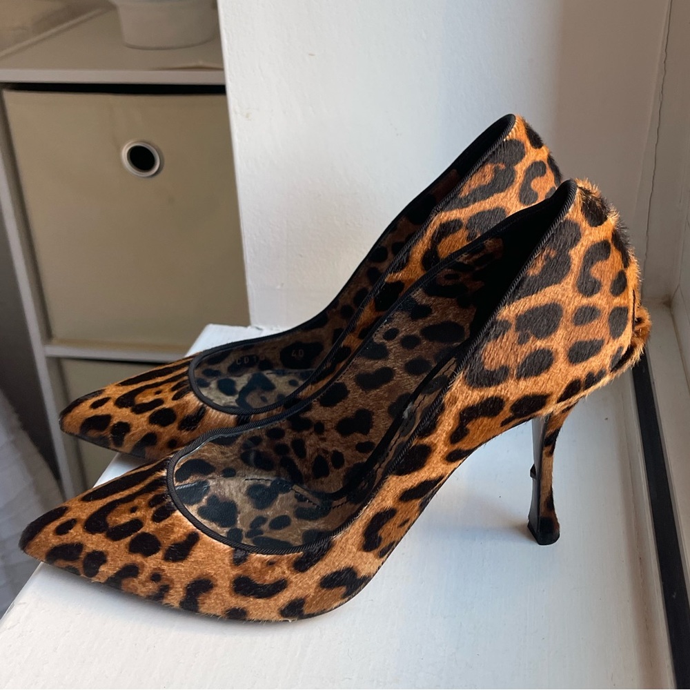 Dolce & Gabanna cheetah print heels size 9